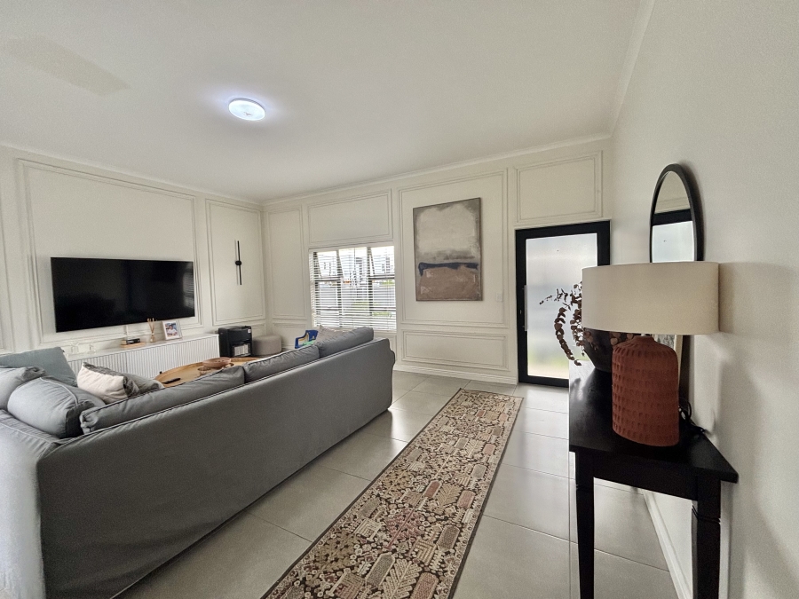To Let 3 Bedroom Property for Rent in Sandown Western Cape